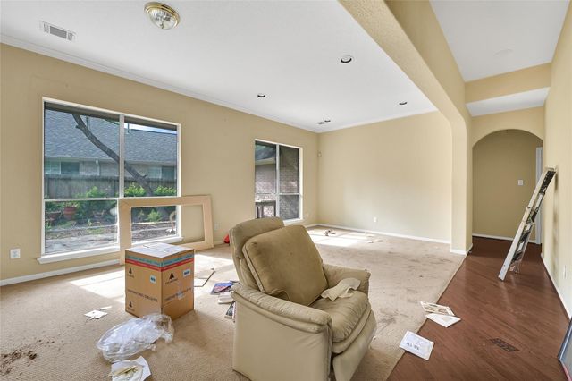 19 S Scarlet Elm Court, The Woodlands, TX 77382