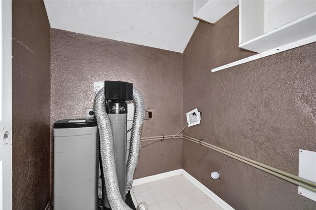 19 S Scarlet Elm Court, The Woodlands, TX 77382