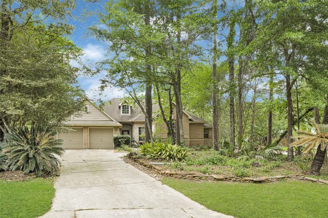 19 S Scarlet Elm Court, The Woodlands, TX 77382
