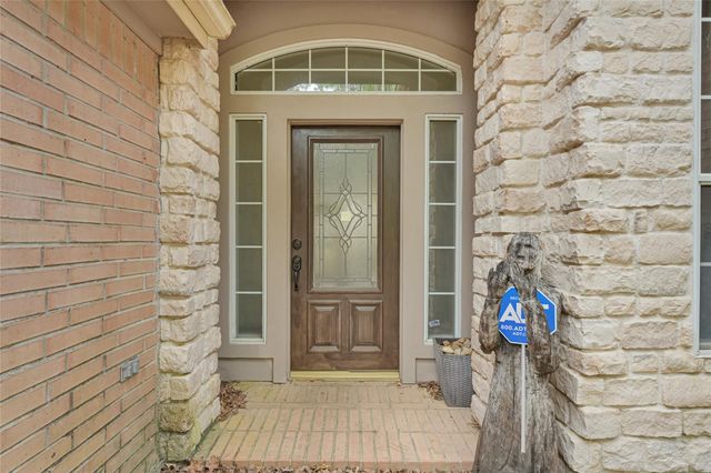 19 S Scarlet Elm Court, The Woodlands, TX 77382