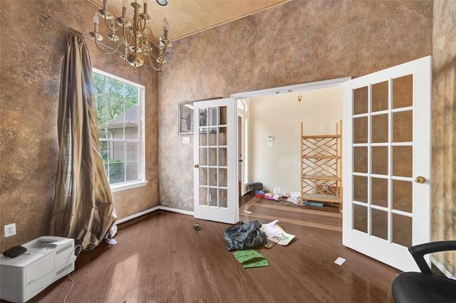 19 S Scarlet Elm Court, The Woodlands, TX 77382