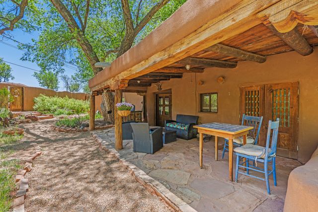 25 Paseo C De Baca, Santa Fe, NM 87507