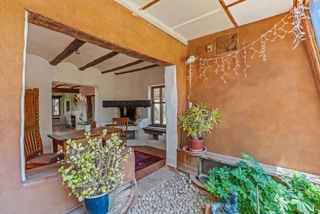 25 Paseo C De Baca, Santa Fe, NM 87507