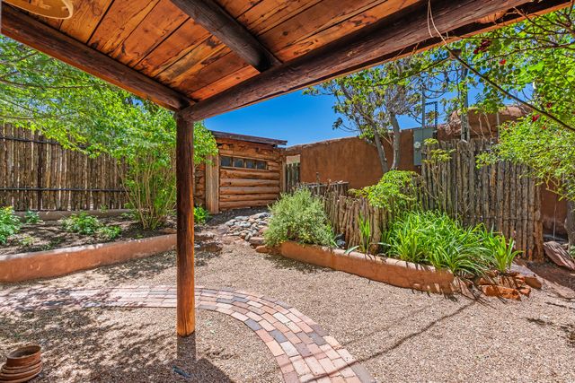 25 Paseo C De Baca, Santa Fe, NM 87507