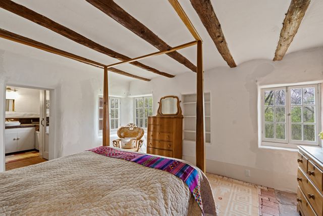 25 Paseo C De Baca, Santa Fe, NM 87507
