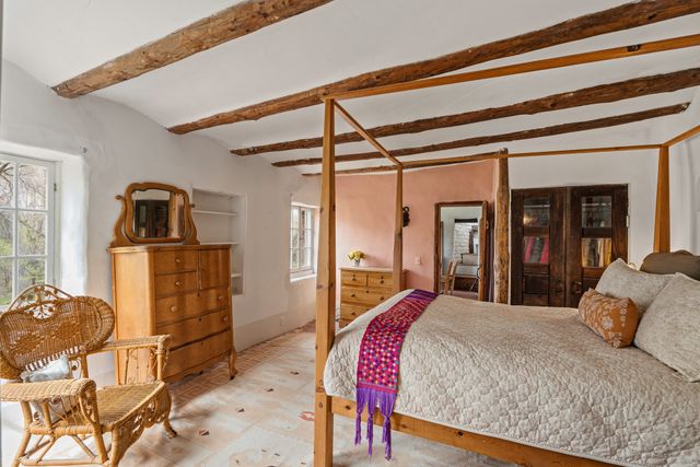 25 Paseo C De Baca, Santa Fe, NM 87507