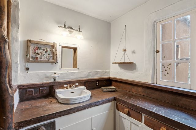 25 Paseo C De Baca, Santa Fe, NM 87507