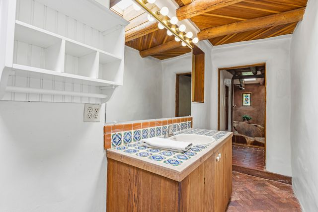 25 Paseo C De Baca, Santa Fe, NM 87507