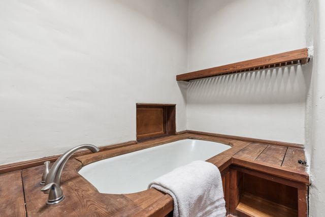 25 Paseo C De Baca, Santa Fe, NM 87507