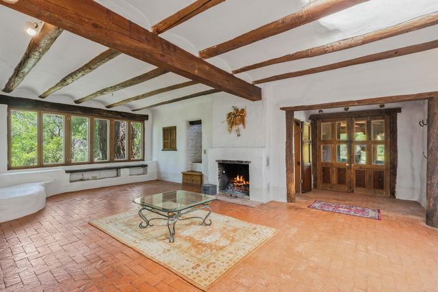 25 Paseo C De Baca, Santa Fe, NM 87507