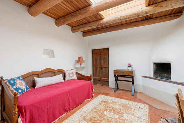 25 Paseo C De Baca, Santa Fe, NM 87507