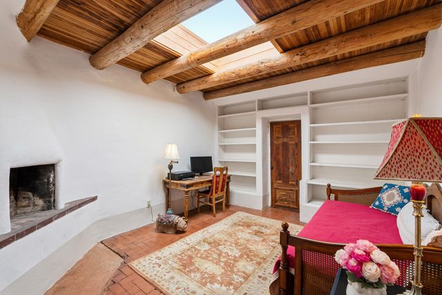 25 Paseo C De Baca, Santa Fe, NM 87507