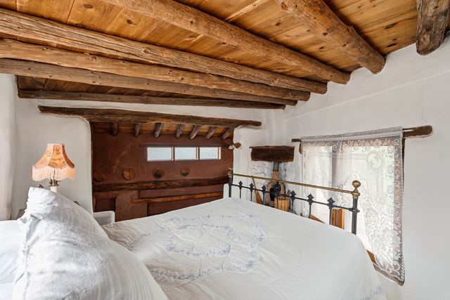 25 Paseo C De Baca, Santa Fe, NM 87507