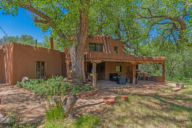 25 Paseo C De Baca, Santa Fe, NM 87507
