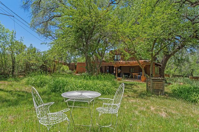 25 Paseo C De Baca, Santa Fe, NM 87507