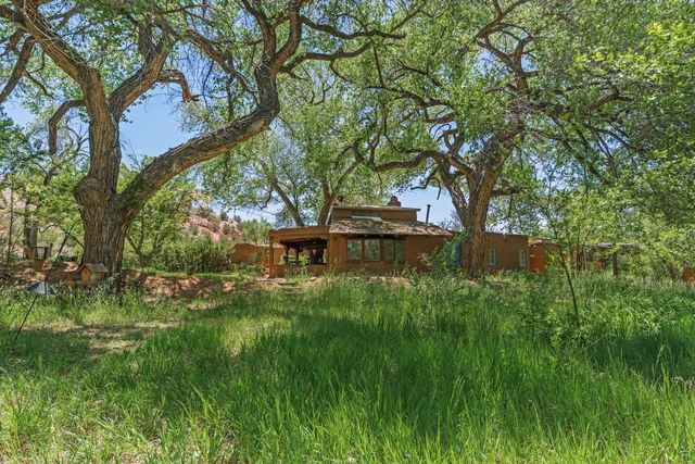 25 Paseo C De Baca, Santa Fe, NM 87507