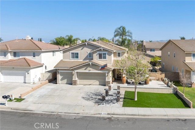 7292 Corona Valley, Eastvale, CA 92880