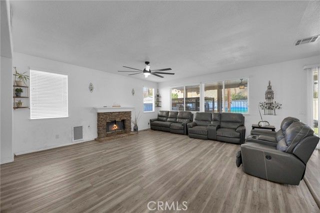 7292 Corona Valley, Eastvale, CA 92880