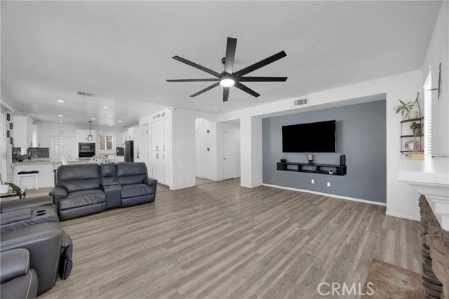 7292 Corona Valley, Eastvale, CA 92880