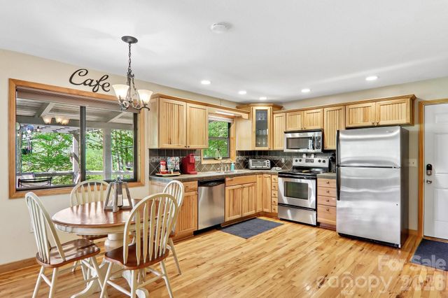 79 Chipmunk Lane, Maggie Valley, NC 28751