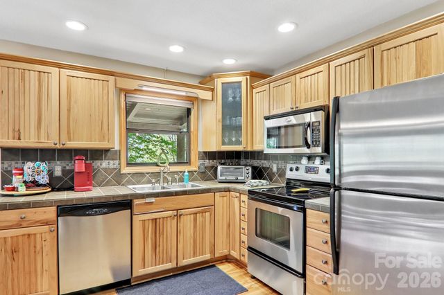 79 Chipmunk Lane, Maggie Valley, NC 28751