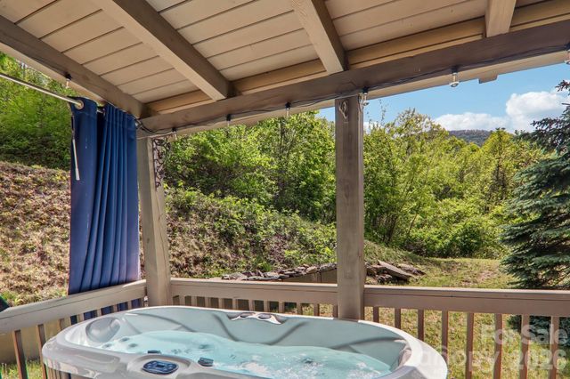 79 Chipmunk Lane, Maggie Valley, NC 28751