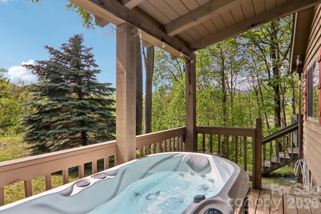 79 Chipmunk Lane, Maggie Valley, NC 28751