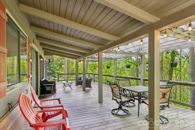 79 Chipmunk Lane, Maggie Valley, NC 28751