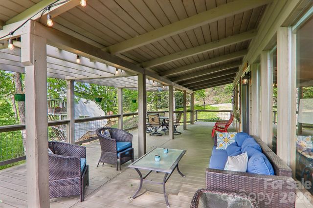 79 Chipmunk Lane, Maggie Valley, NC 28751