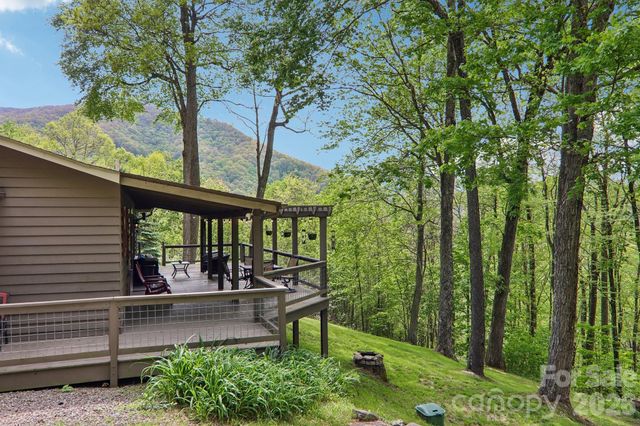 79 Chipmunk Lane, Maggie Valley, NC 28751