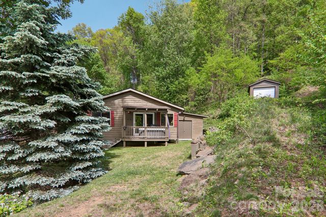 79 Chipmunk Lane, Maggie Valley, NC 28751