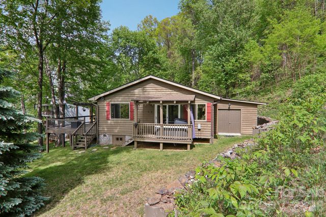 79 Chipmunk Lane, Maggie Valley, NC 28751