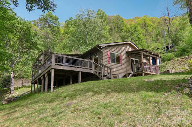 79 Chipmunk Lane, Maggie Valley, NC 28751