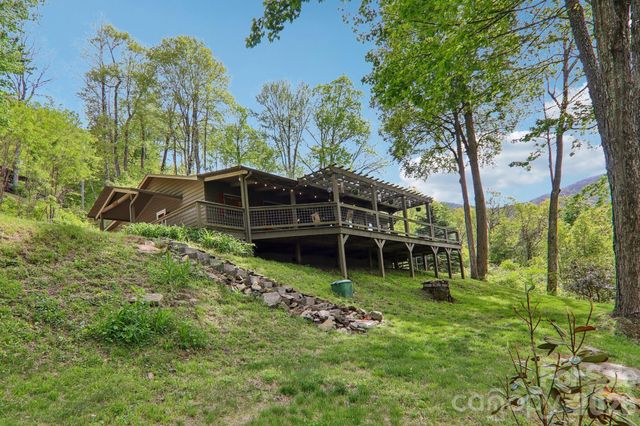 79 Chipmunk Lane, Maggie Valley, NC 28751