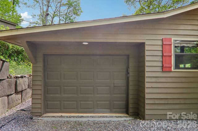 79 Chipmunk Lane, Maggie Valley, NC 28751