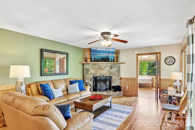 79 Chipmunk Lane, Maggie Valley, NC 28751
