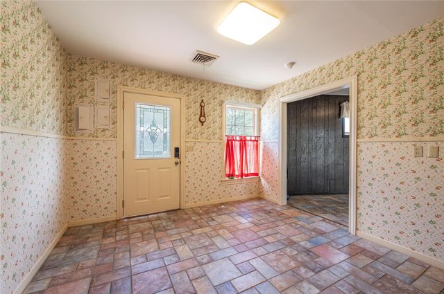 418 E Strand Street, El Campo, TX 77437