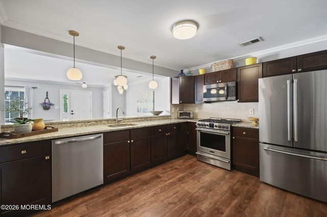 62 Dover Court, Tinton Falls, NJ 07753