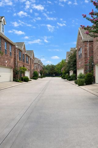 1523 Olive Garden, Houston, TX 77077