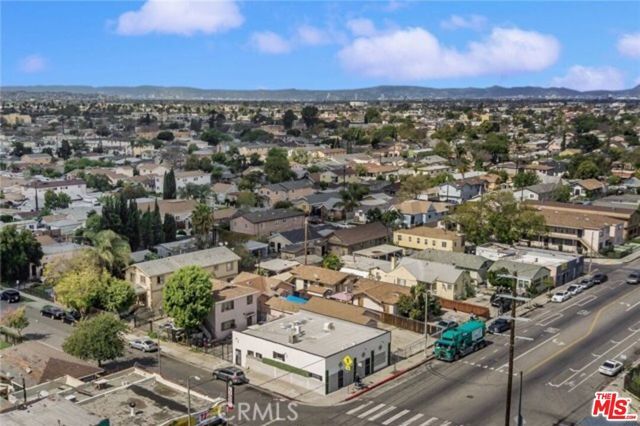 8129 S San Pedro Street, Los Angeles, CA 90003