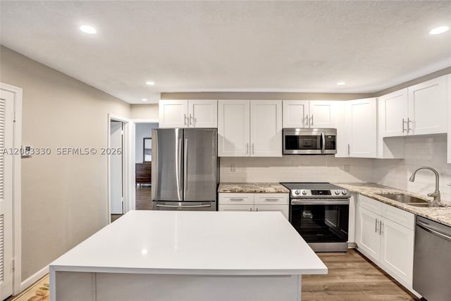 130 Cypress Club Dr 302, Pompano Beach, FL 33060