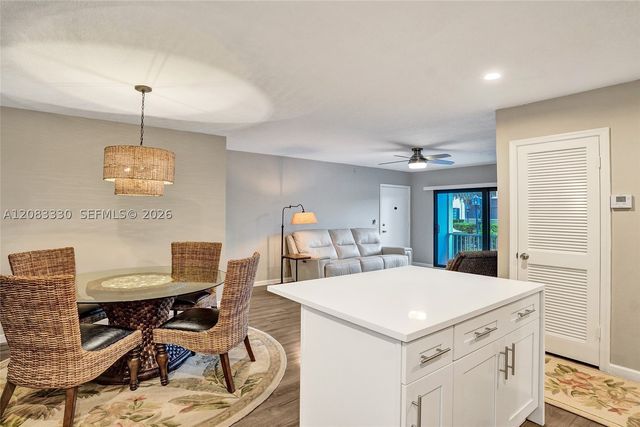 130 Cypress Club Dr 302, Pompano Beach, FL 33060
