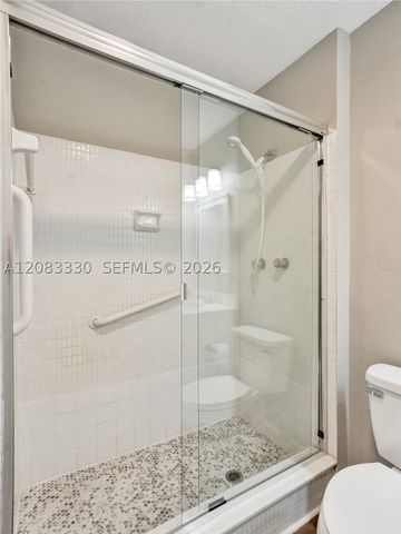 130 Cypress Club Dr 302, Pompano Beach, FL 33060