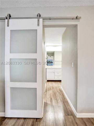 130 Cypress Club Dr 302, Pompano Beach, FL 33060