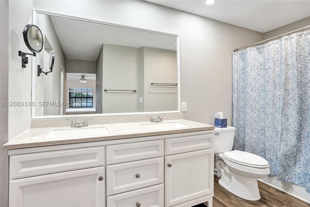 130 Cypress Club Dr 302, Pompano Beach, FL 33060