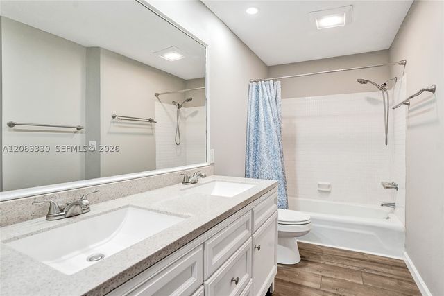 130 Cypress Club Dr 302, Pompano Beach, FL 33060
