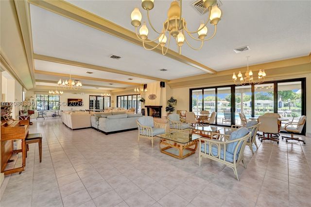 130 Cypress Club Dr 302, Pompano Beach, FL 33060