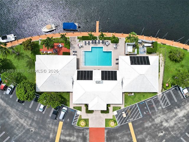 130 Cypress Club Dr 302, Pompano Beach, FL 33060