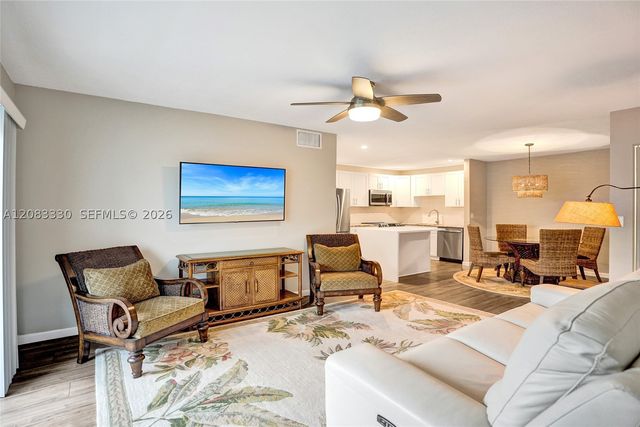 130 Cypress Club Dr 302, Pompano Beach, FL 33060