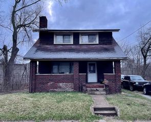 1069 Juneau Avenue, Akron, OH 44320